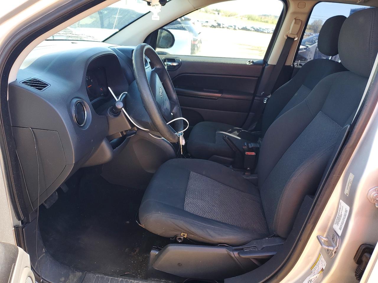 JEEP COMPASS 2010 — 8