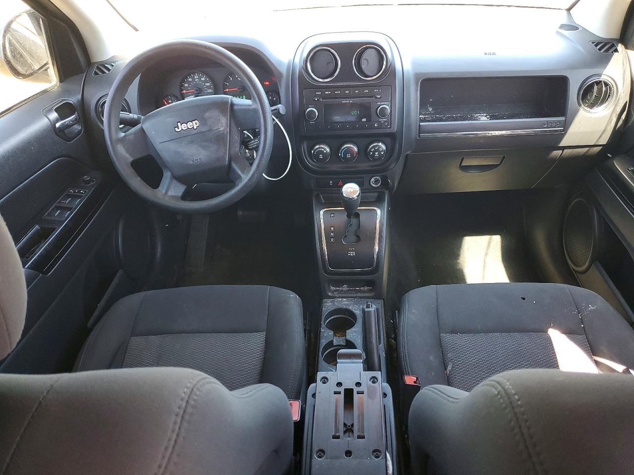 JEEP COMPASS 2010 — 9