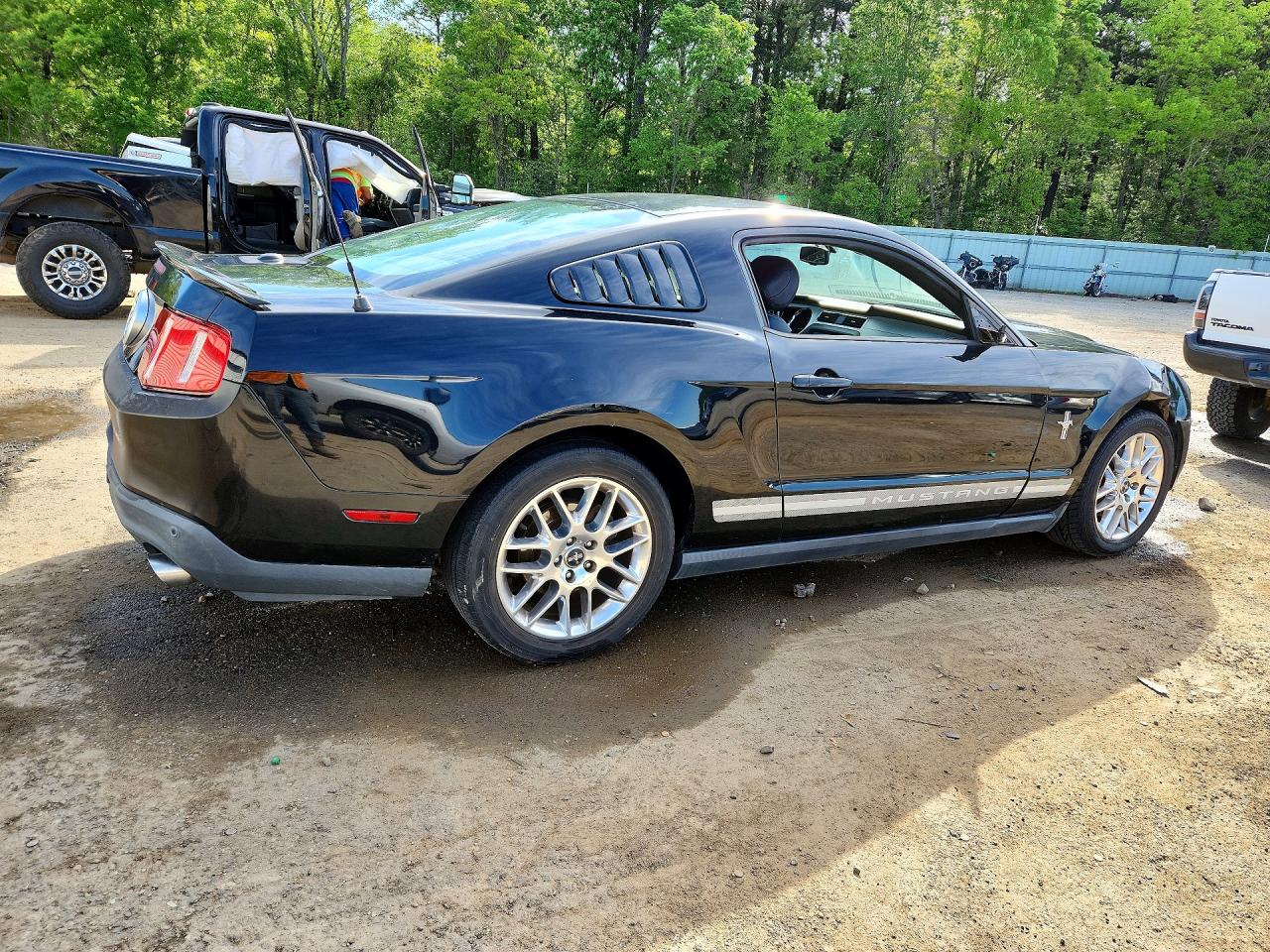 FORD MUSTANG 2012 — 4