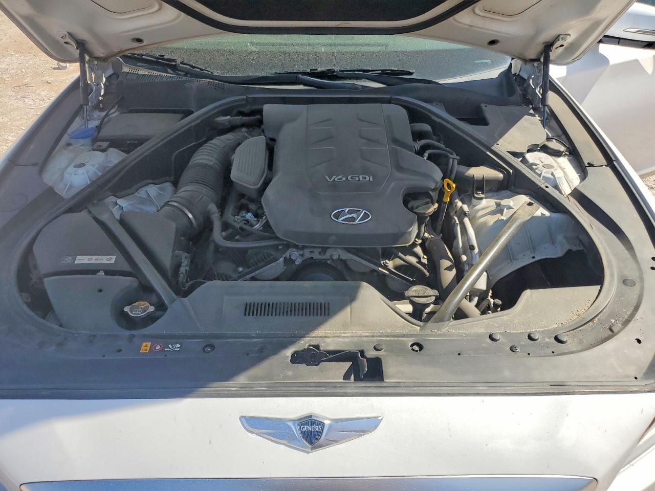 HYUNDAI GENESIS 2016 — 12