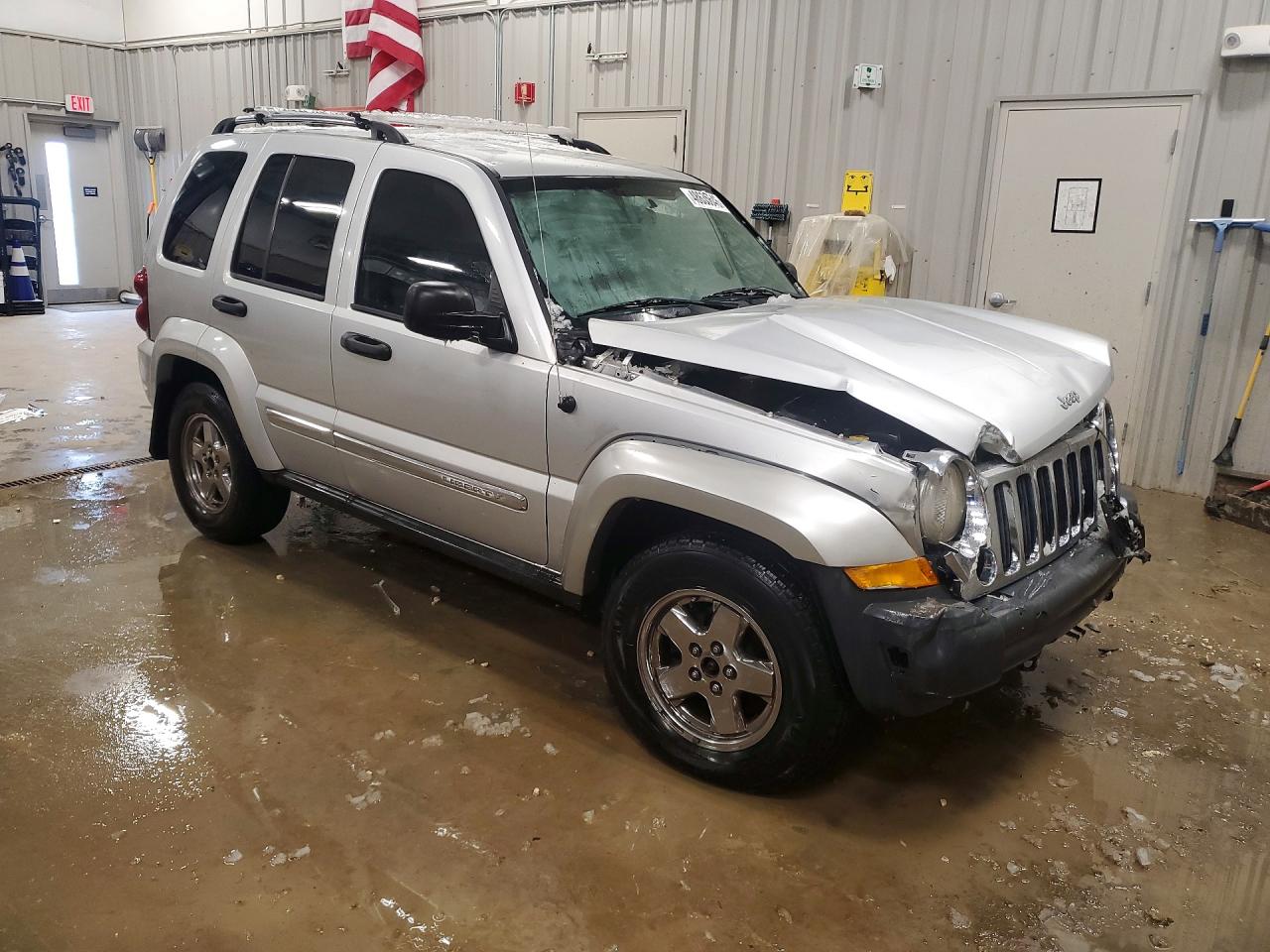 JEEP LIBERTY 2005 — 5