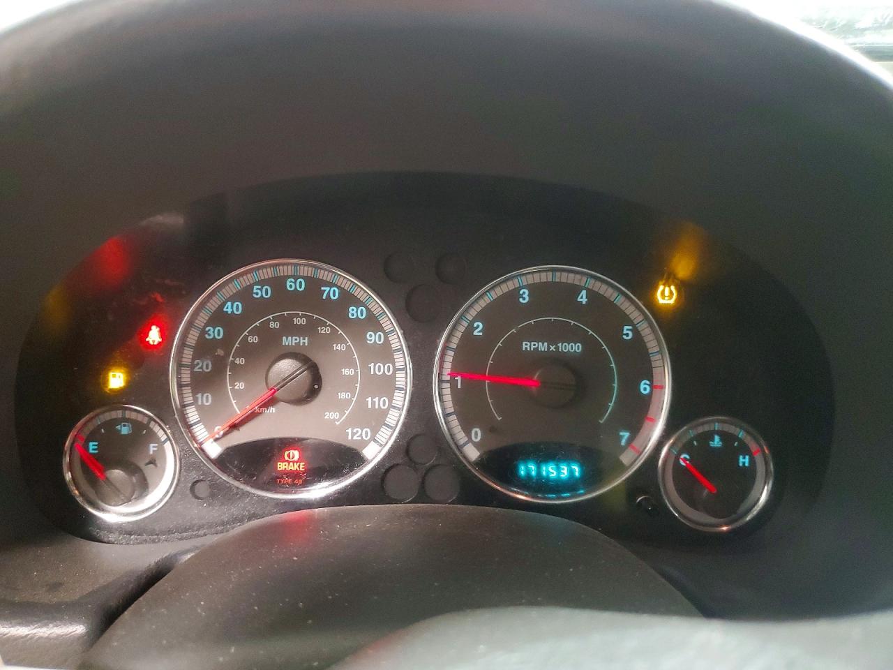JEEP LIBERTY 2005 — 10