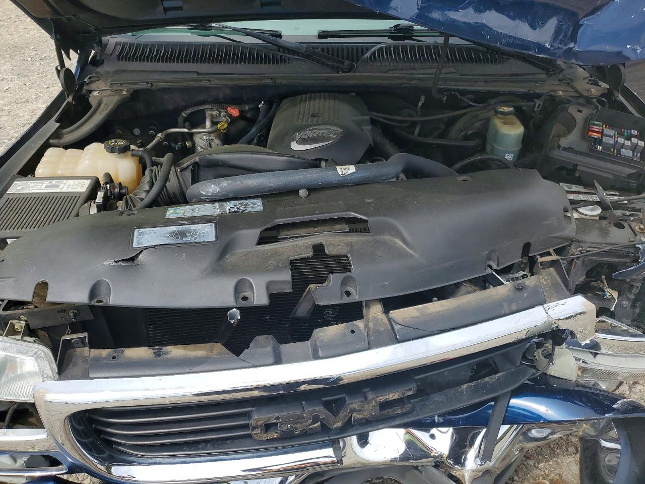 GMC NEW SIERRA 2002 — 12