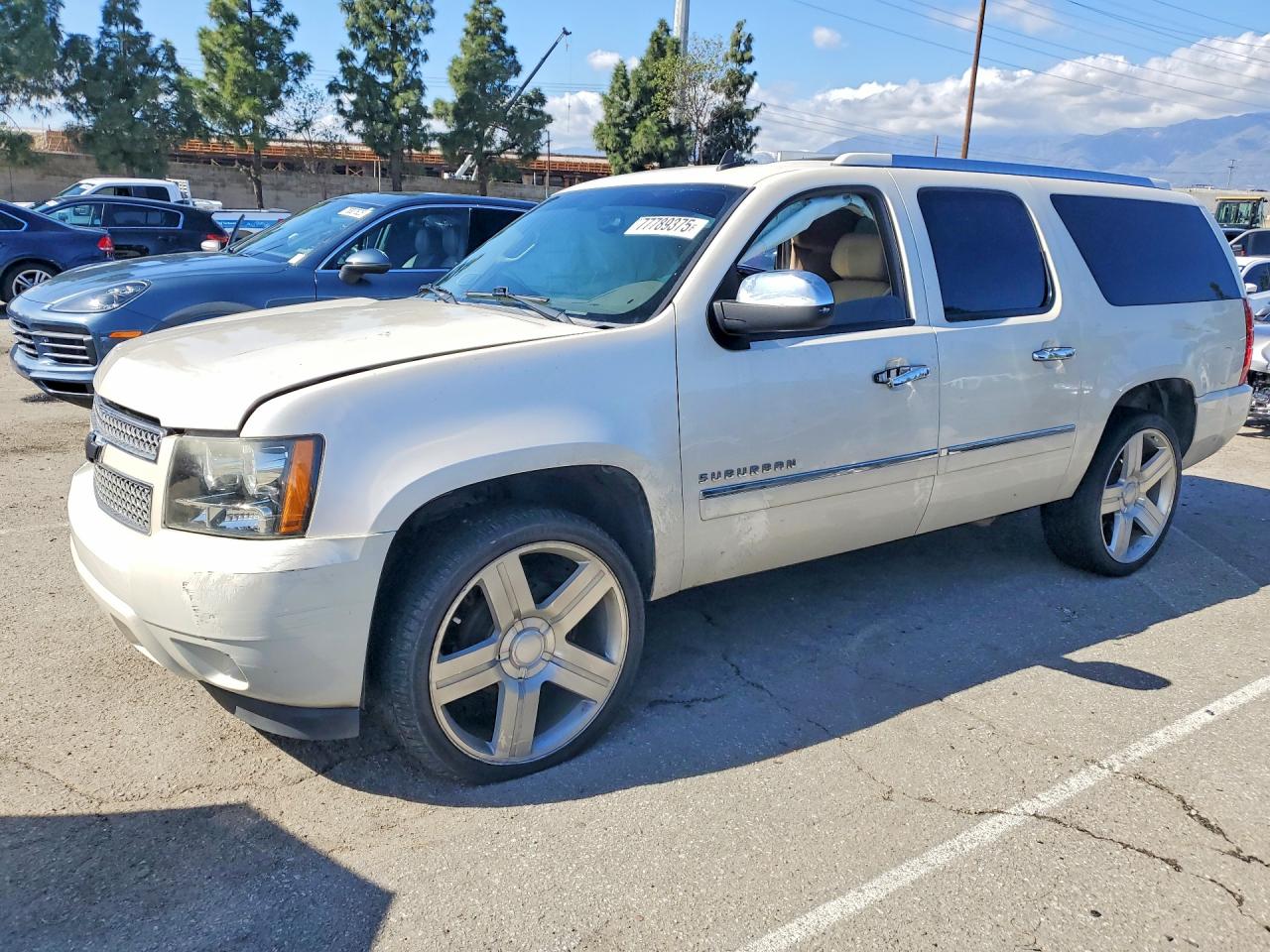 CHEVROLET SUBURBAN 2010 — 2