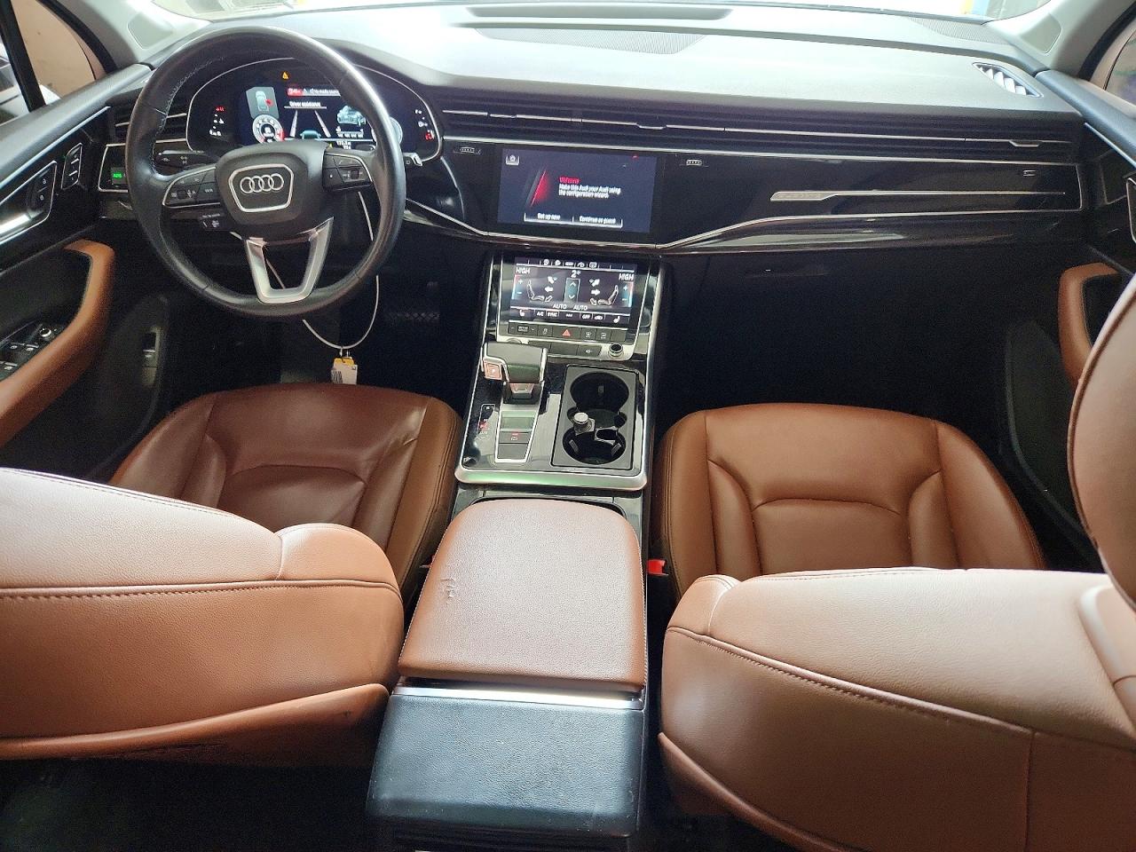 AUDI Q7 2021 — 9