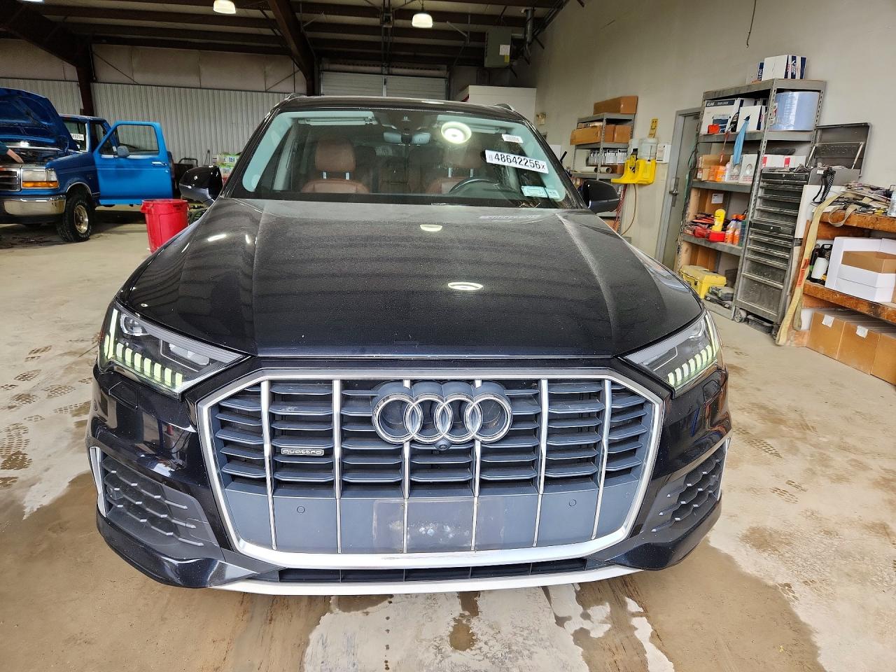 AUDI Q7 2021 — 6