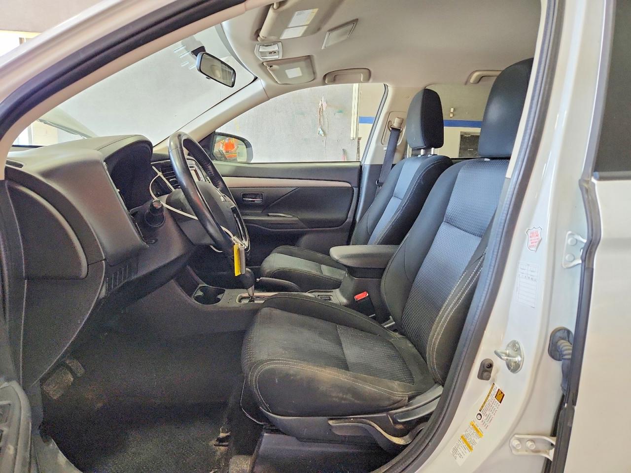 MITSUBISHI OUTLANDER 2016 — 8