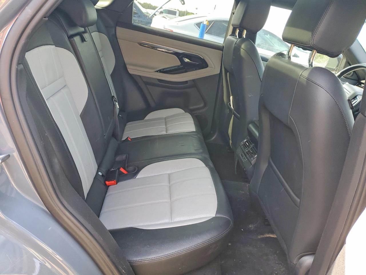 LAND ROVER RANGE ROVER EVOQUE 2022 — 11