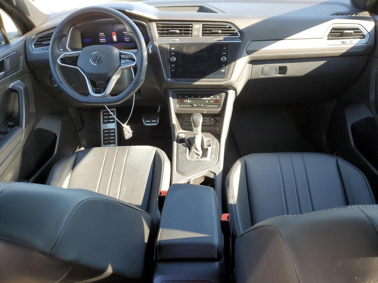 VOLKSWAGEN TIGUAN 2023 — 9