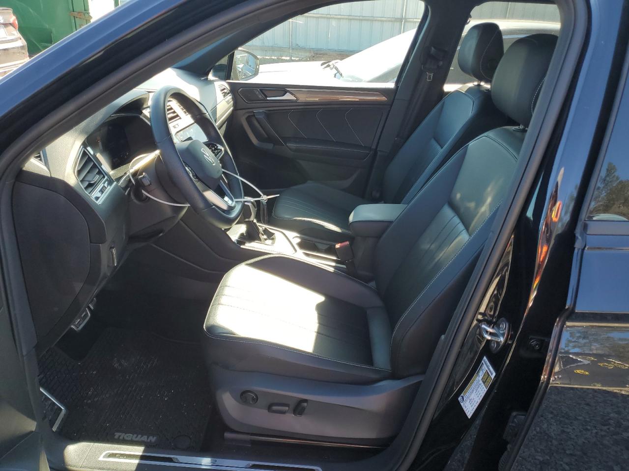 VOLKSWAGEN TIGUAN 2023 — 8