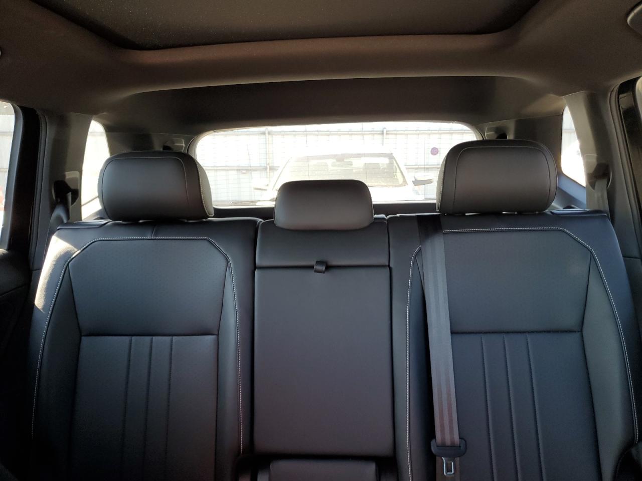 VOLKSWAGEN TIGUAN 2023 — 11