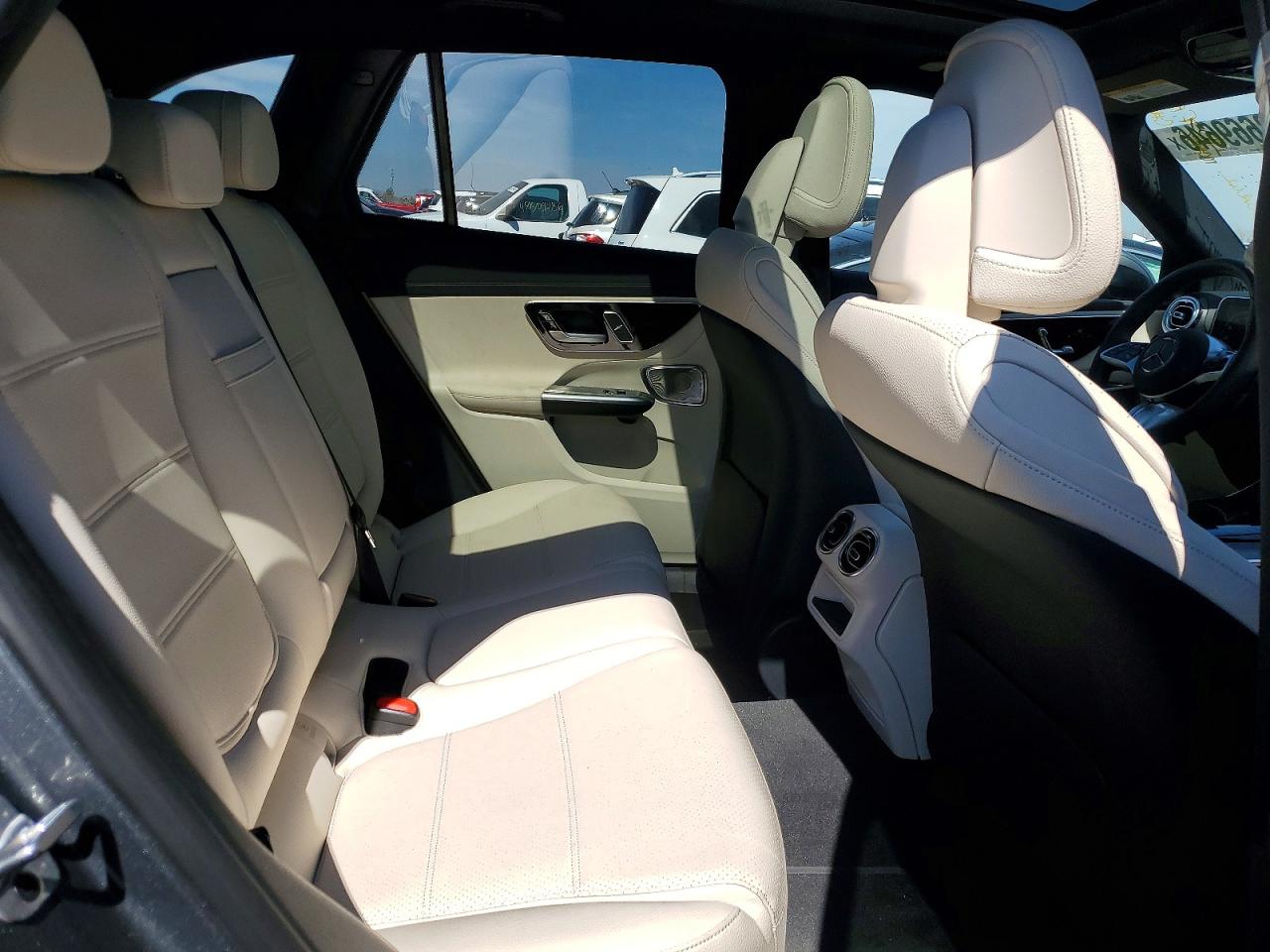 MERCEDES-BENZ GLC 2023 — 11