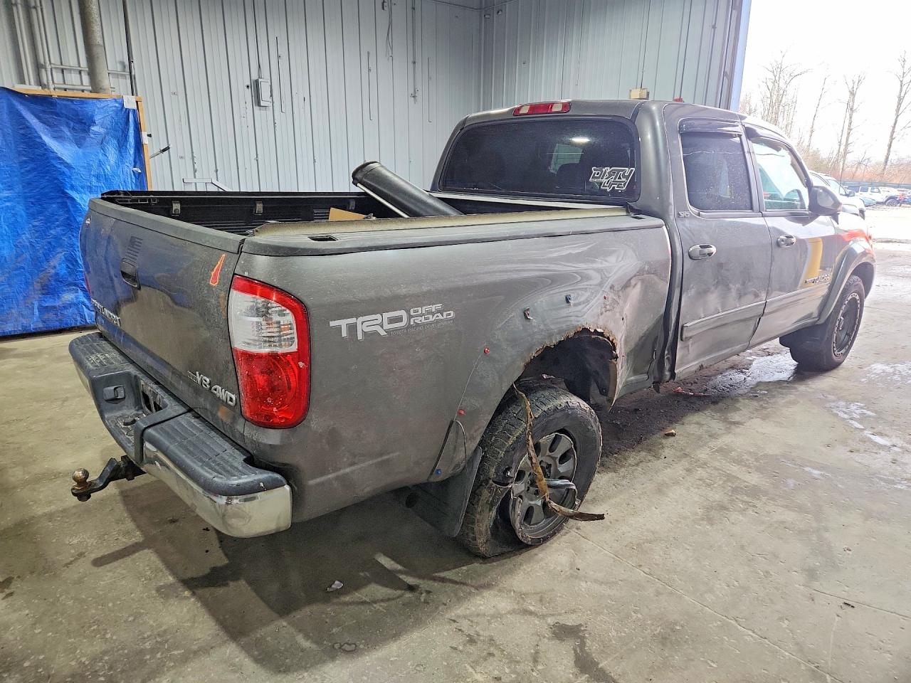 TOYOTA TUNDRA 2004 — 4
