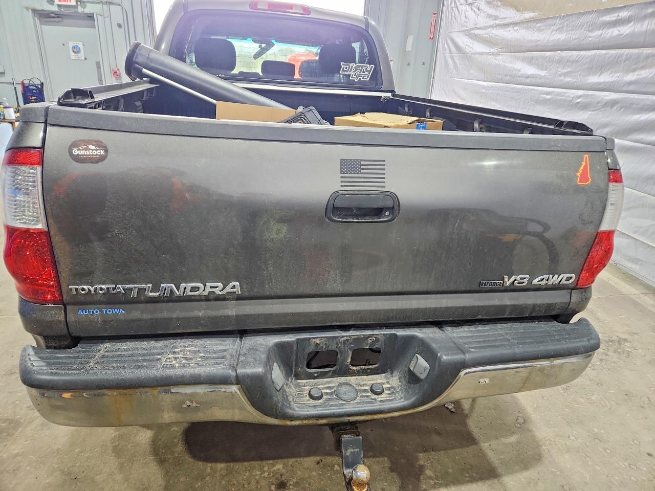TOYOTA TUNDRA 2004 — 7