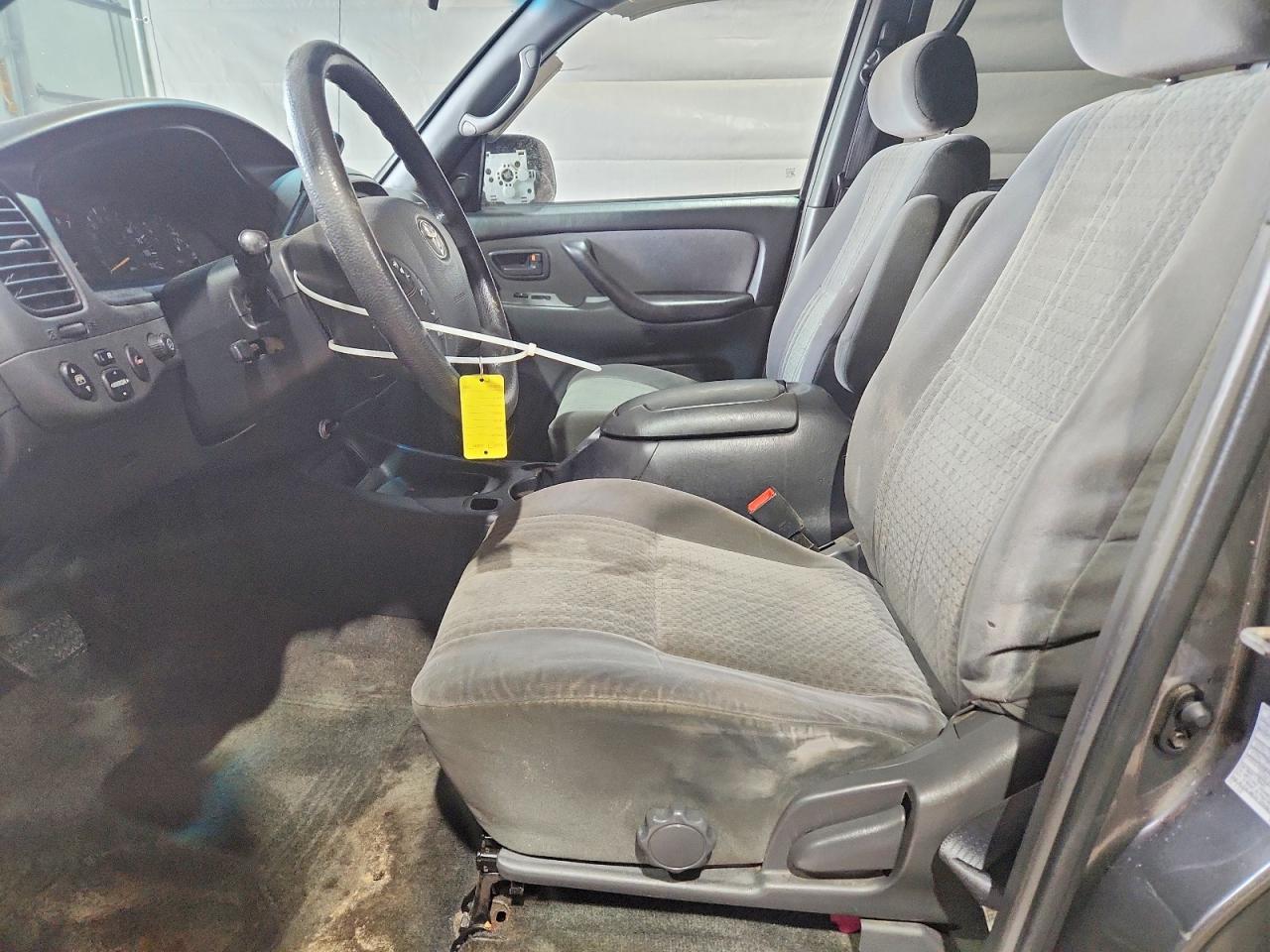 TOYOTA TUNDRA 2004 — 8