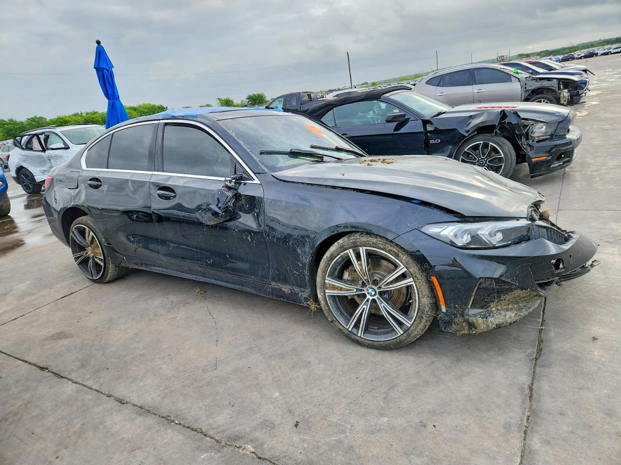 BMW 330XI 2024 — 5