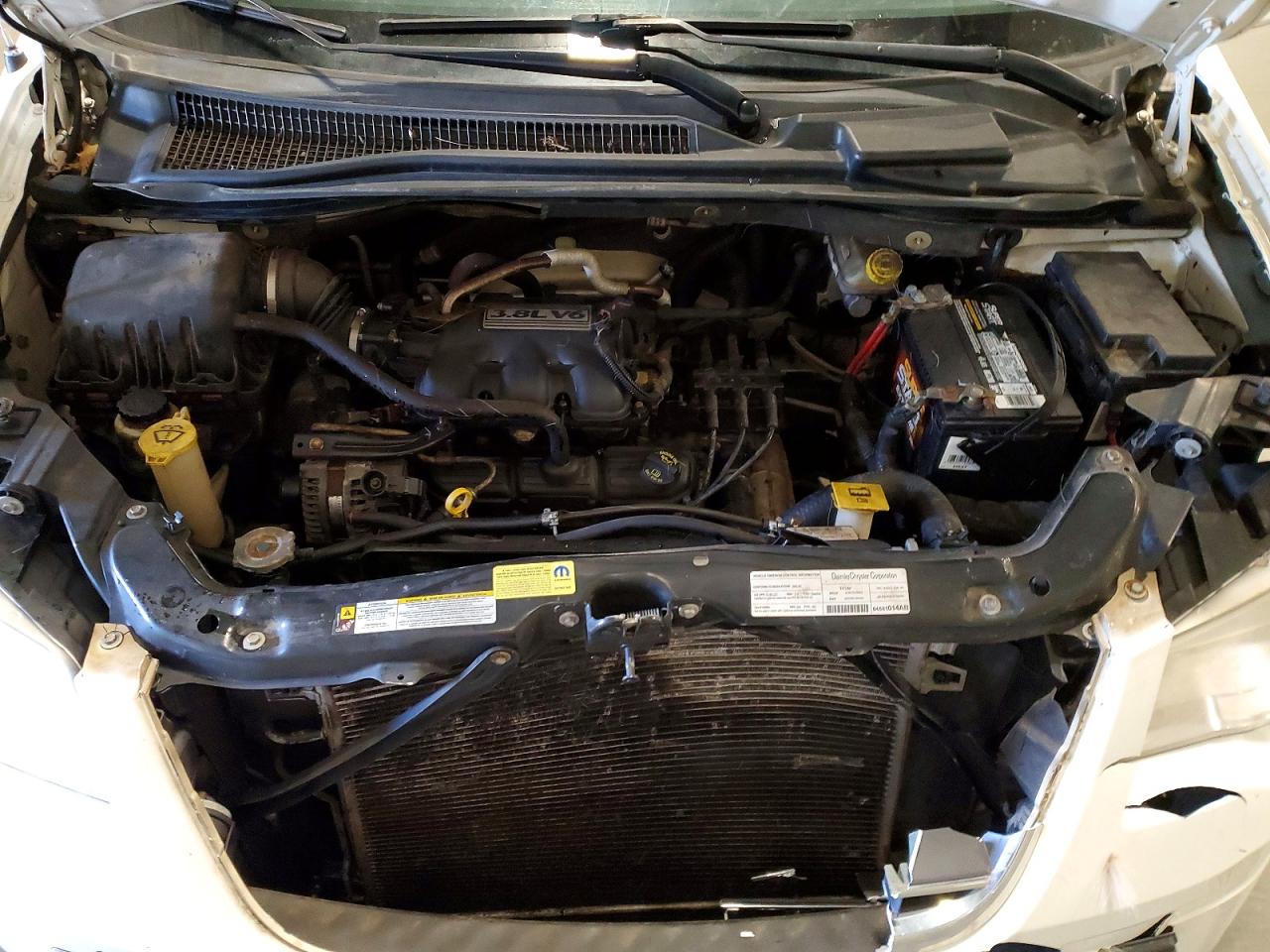 CHRYSLER TOWN & COUNTRY 2008 — 13
