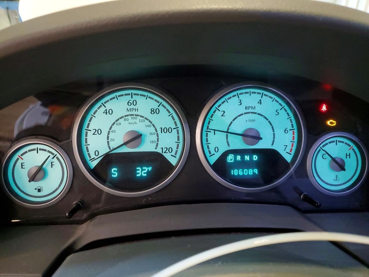 CHRYSLER TOWN & COUNTRY 2008 — 10
