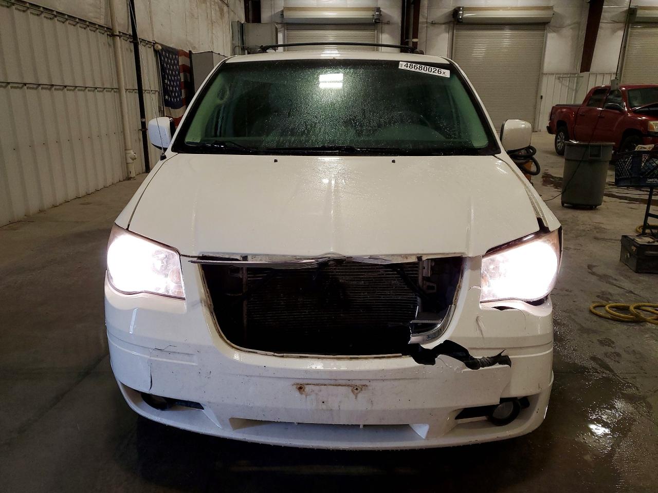 CHRYSLER TOWN & COUNTRY 2008 — 6
