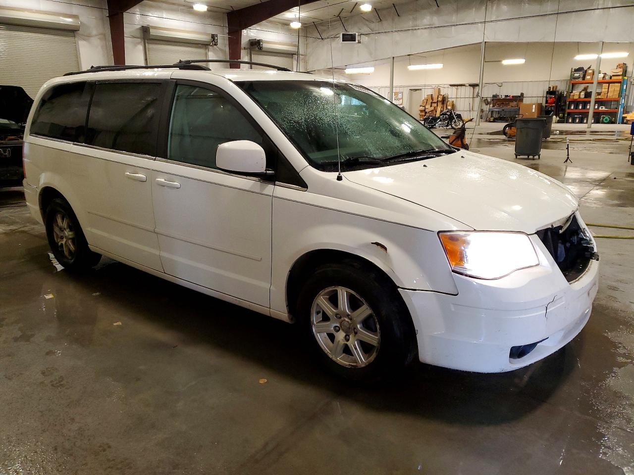 CHRYSLER TOWN & COUNTRY 2008 — 5