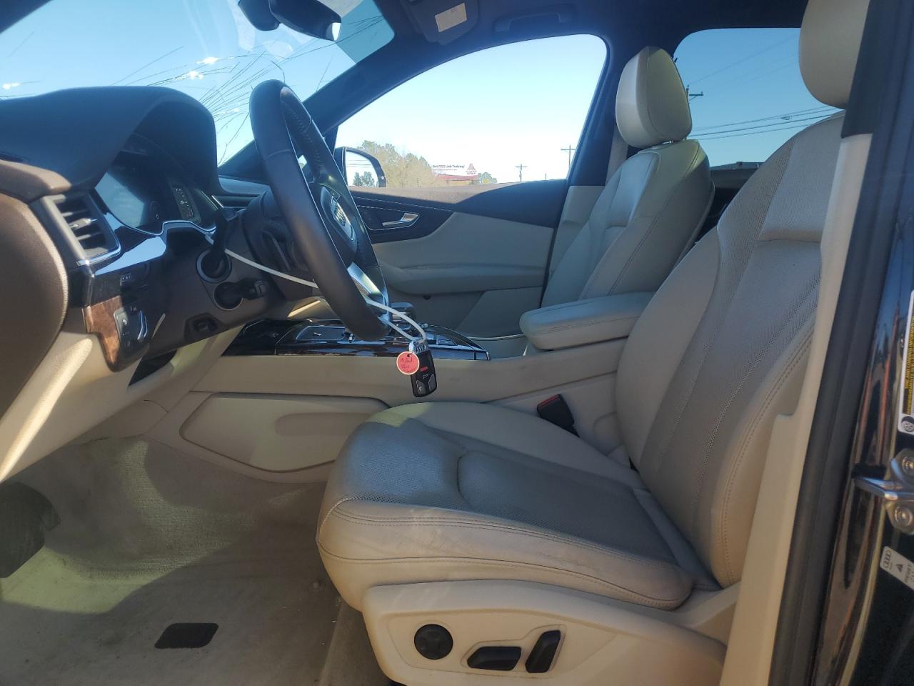 AUDI Q7 2017 — 8