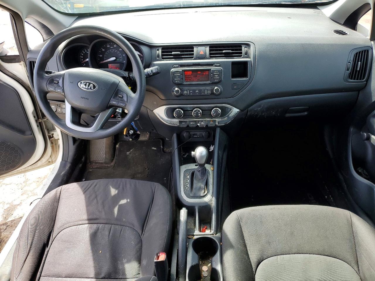 KIA RIO 2015 — 9