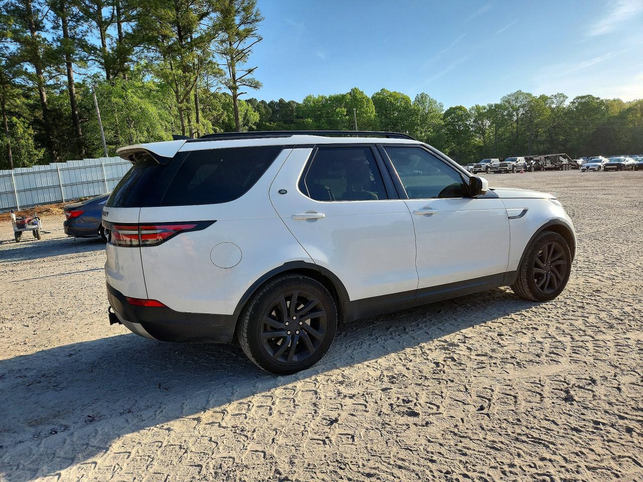 LAND ROVER DISCOVERY 2017 — 4