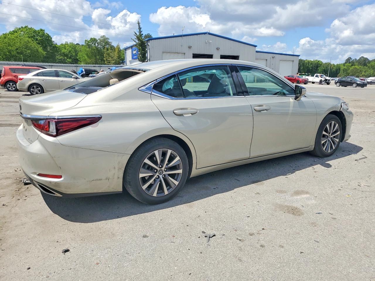 LEXUS ES 350 2021 — 4