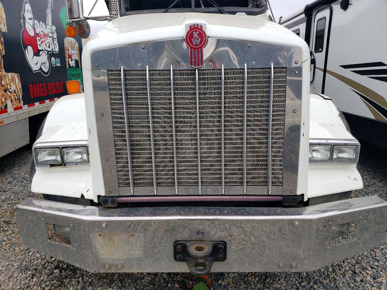 KENWORTH CONSTRUCTION 2009 — 8