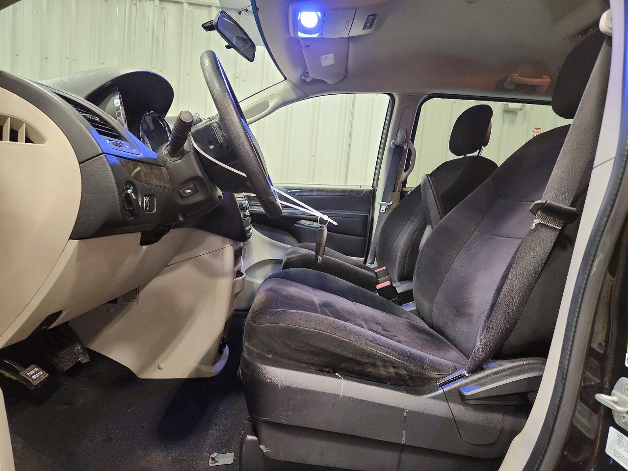 DODGE GRAND CARAVAN 2011 — 8