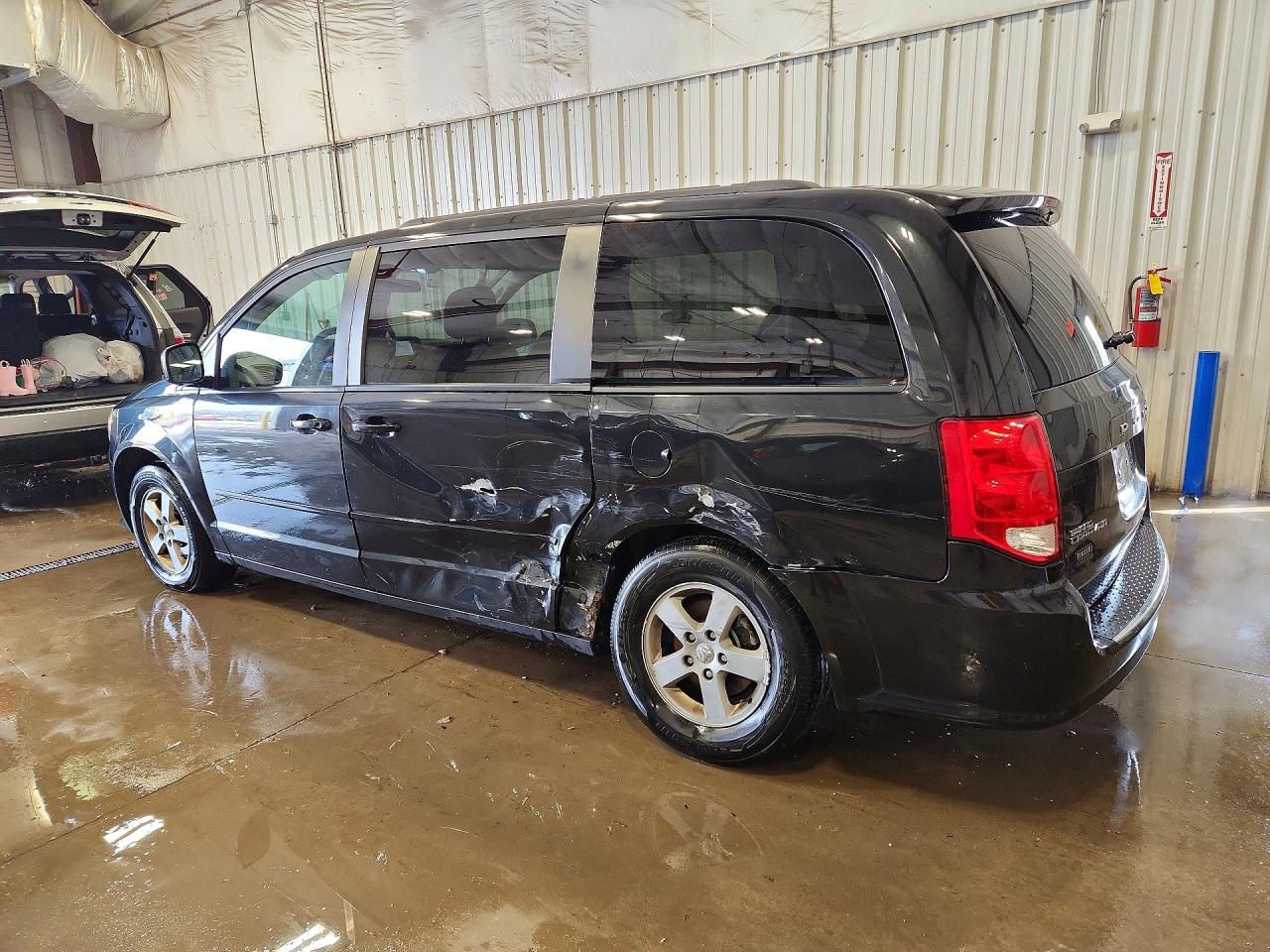 DODGE GRAND CARAVAN 2011 — 3