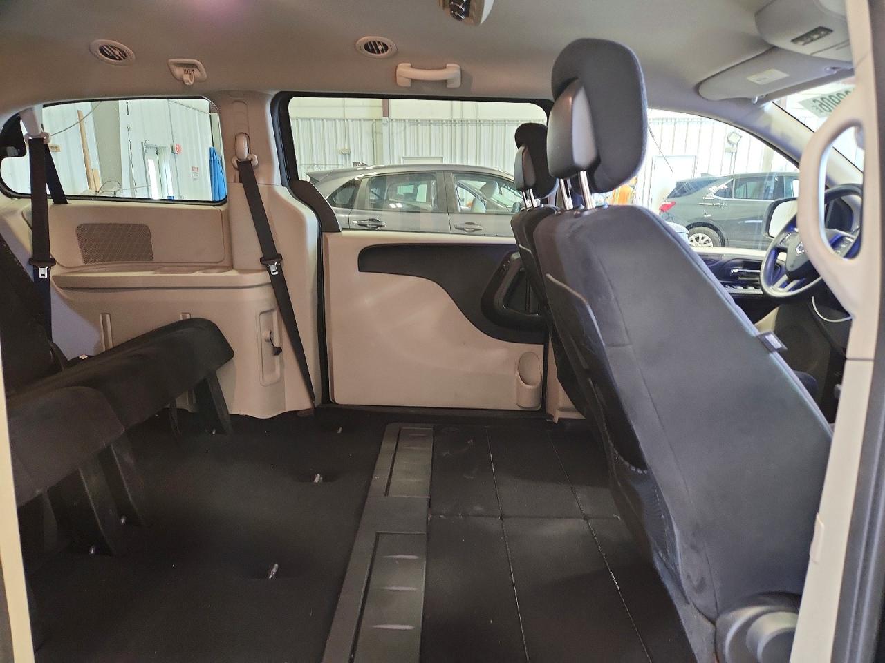 DODGE GRAND CARAVAN 2011 — 12