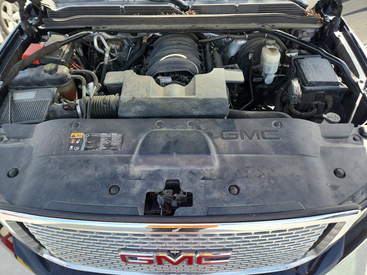 GMC YUKON 2015 — 13