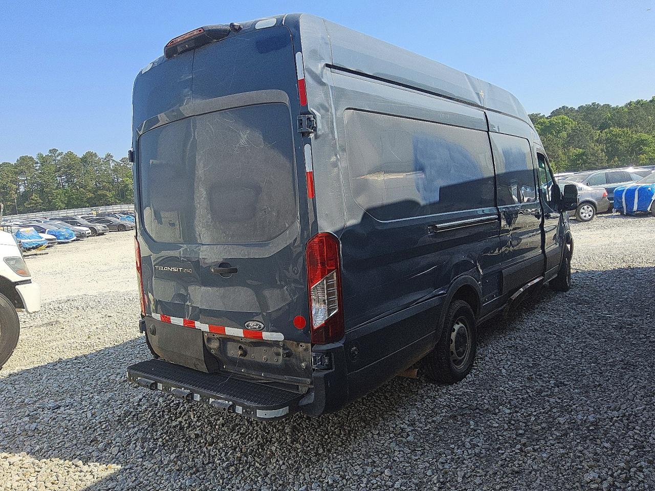 FORD TRANSIT 2021 — 4