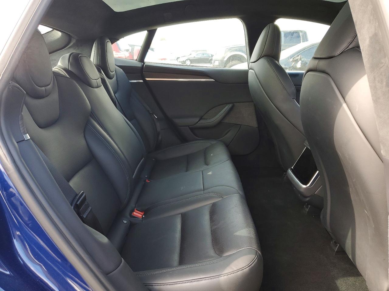 TESLA MODEL S 2023 — 11