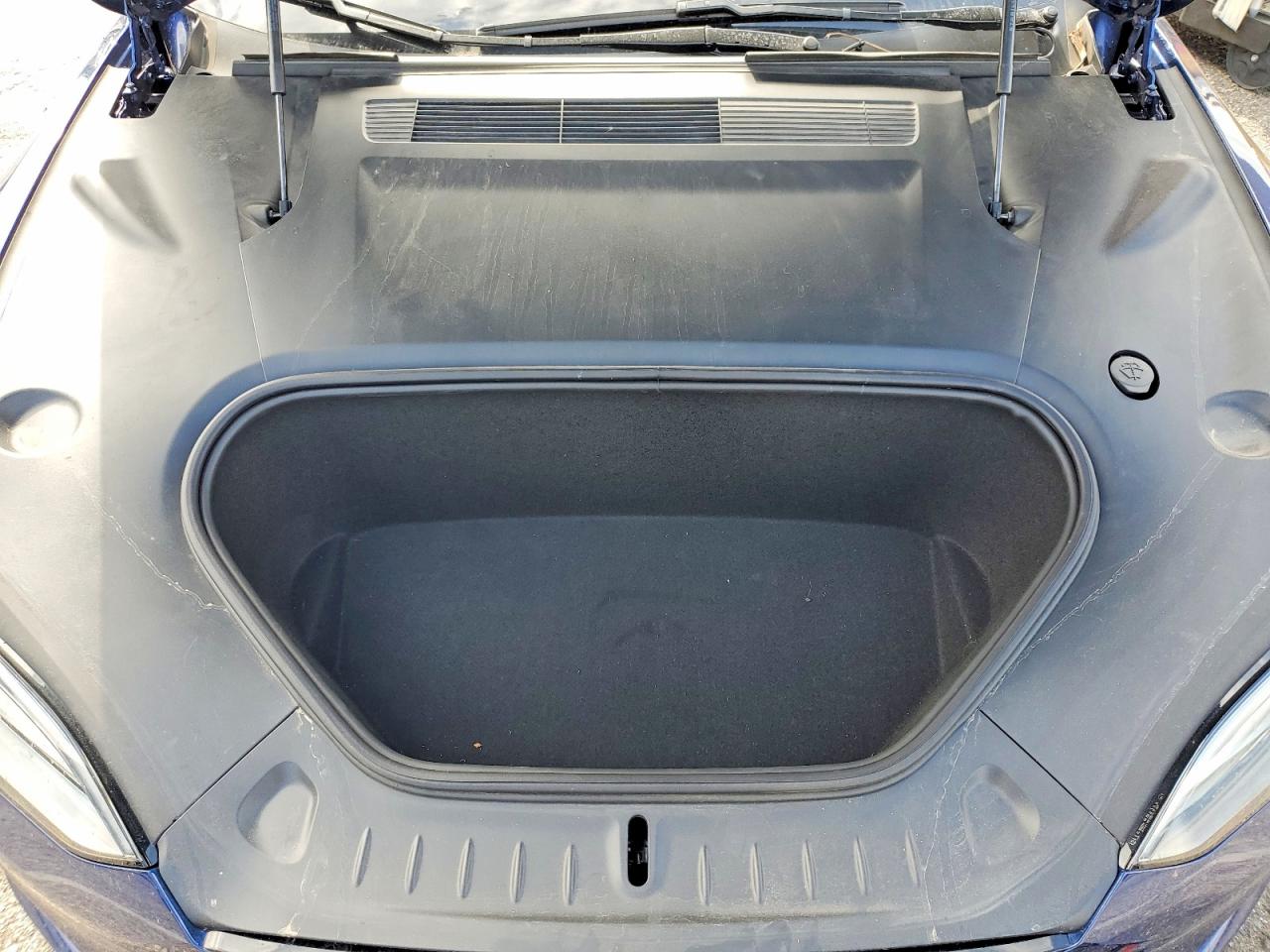 TESLA MODEL S 2023 — 12