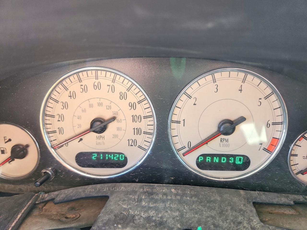 CHRYSLER TOWN & COUNTRY 2003 — 10