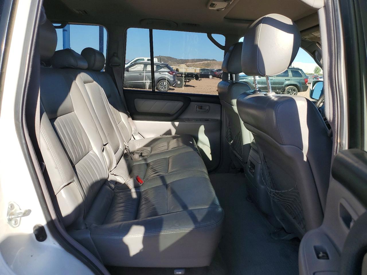 TOYOTA LAND CRUISER 2005 — 12