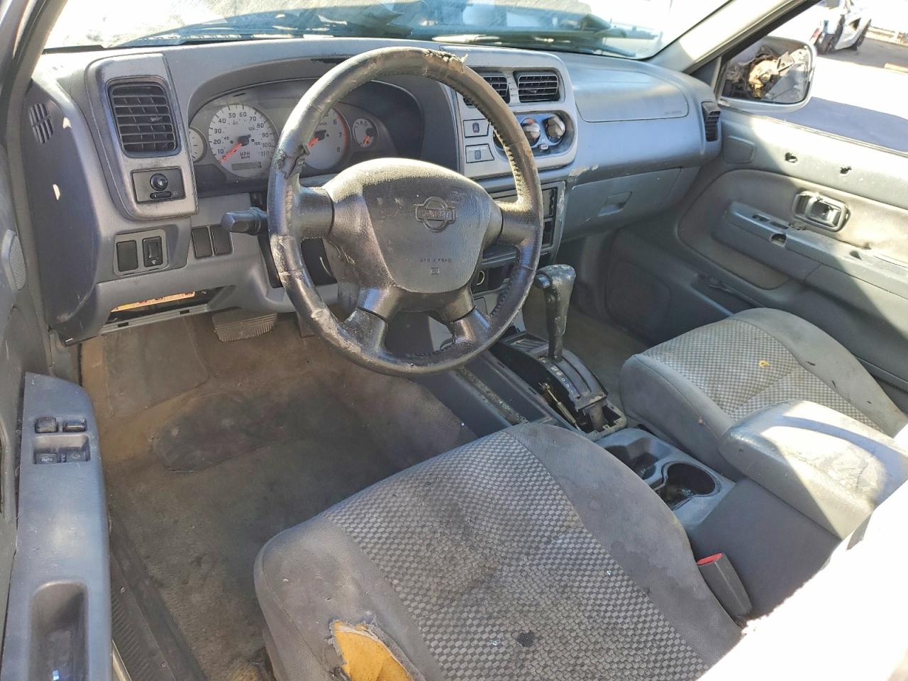 NISSAN FRONTIER 2001 — 9