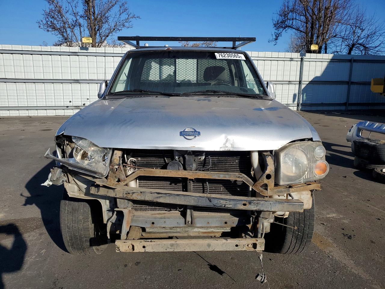 NISSAN FRONTIER 2001 — 6