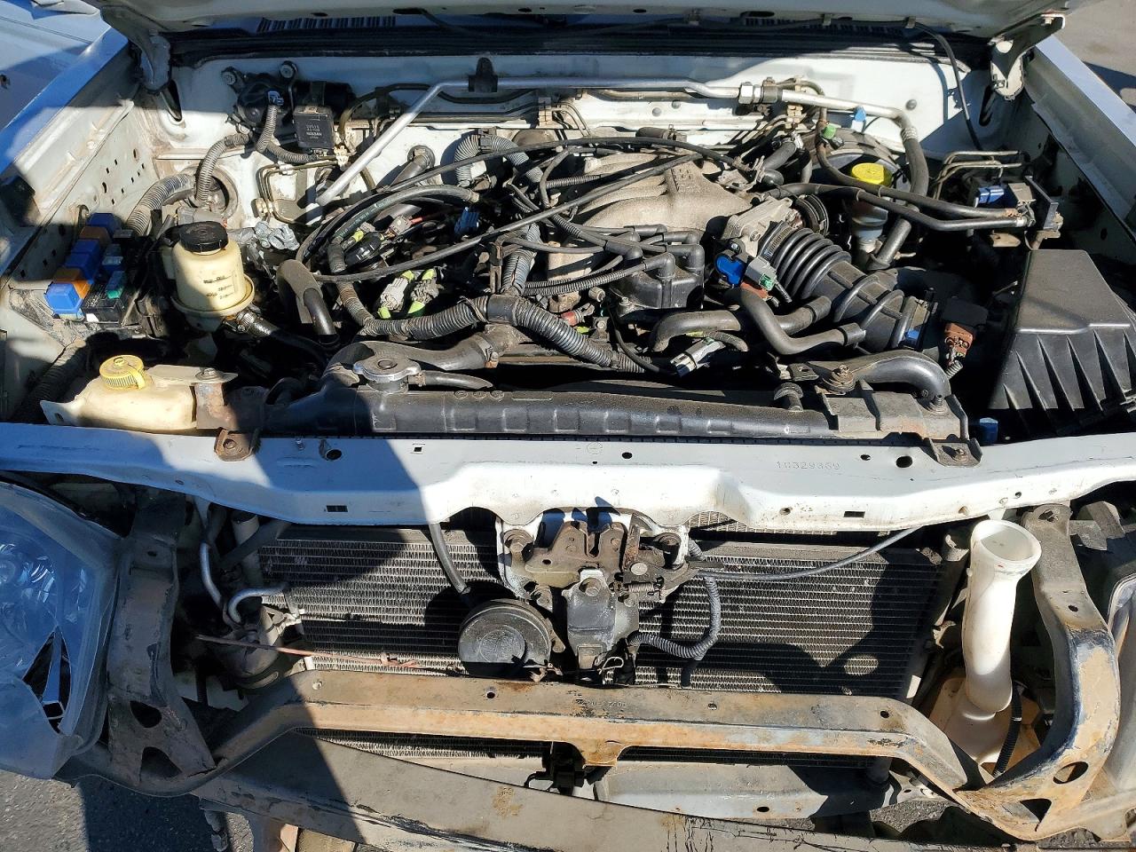 NISSAN FRONTIER 2001 — 12