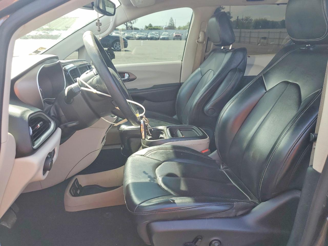 CHRYSLER VOYAGER 2020 — 8
