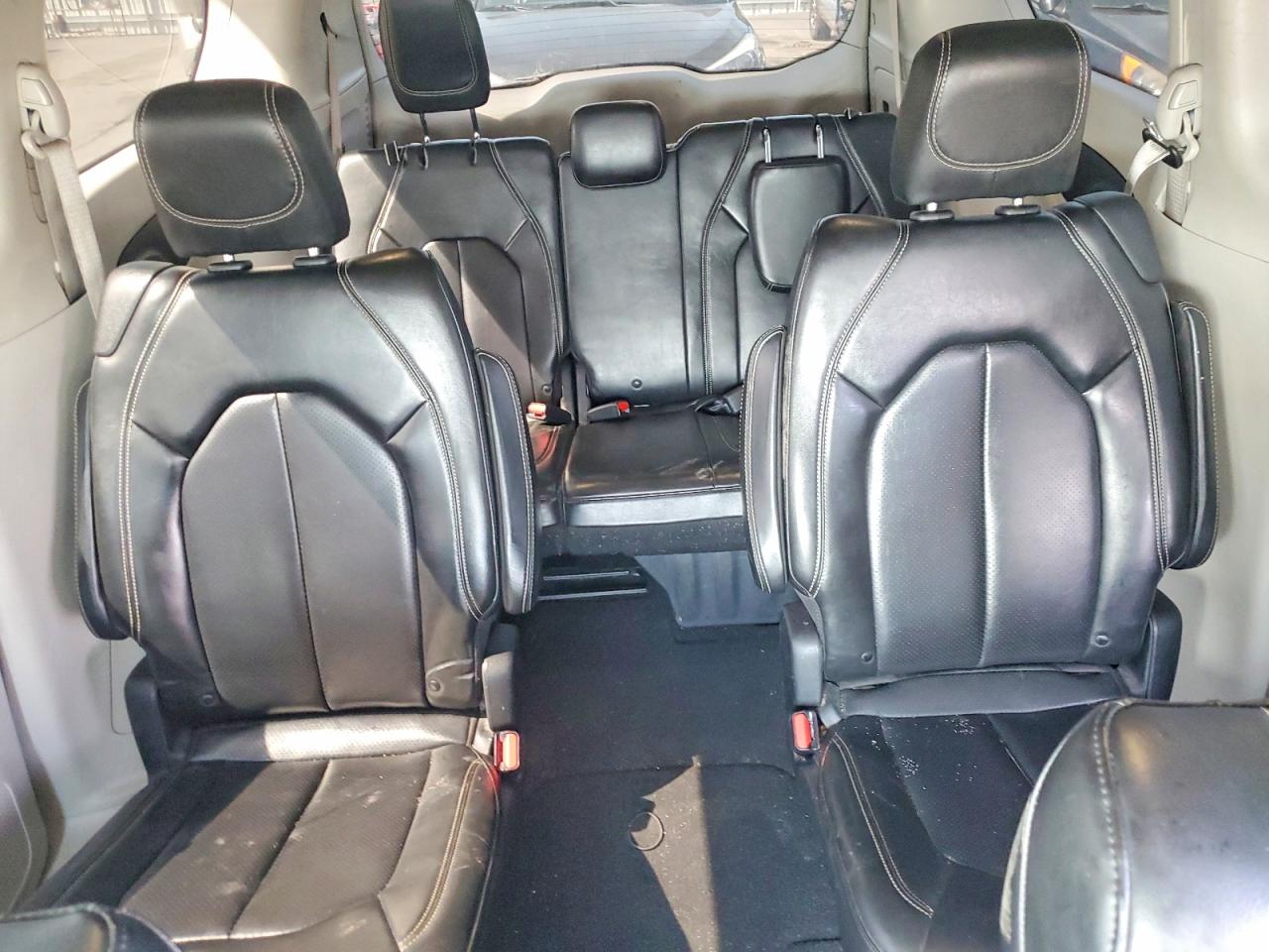CHRYSLER VOYAGER 2020 — 11