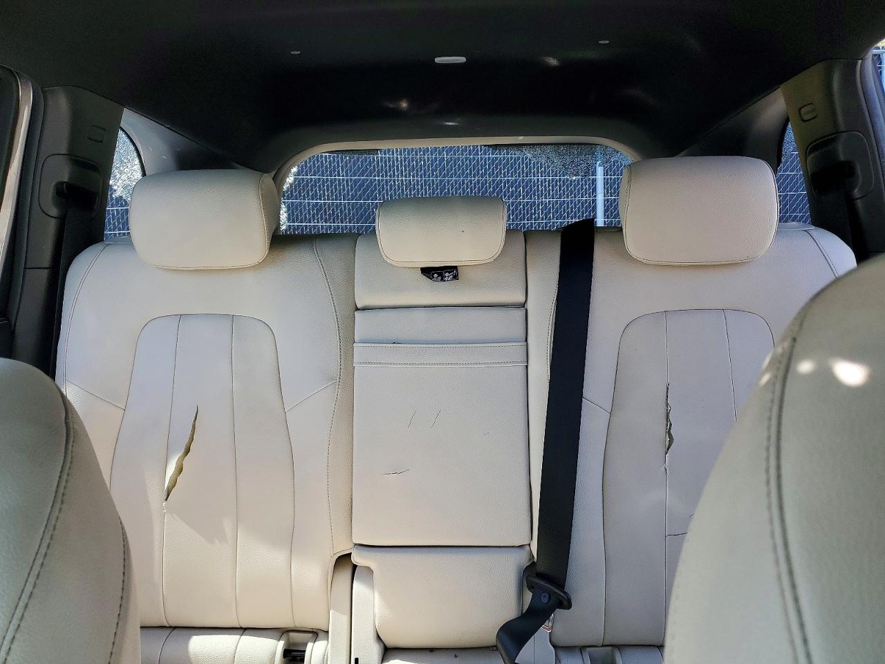 MERCEDES-BENZ GLB 2020 — 11