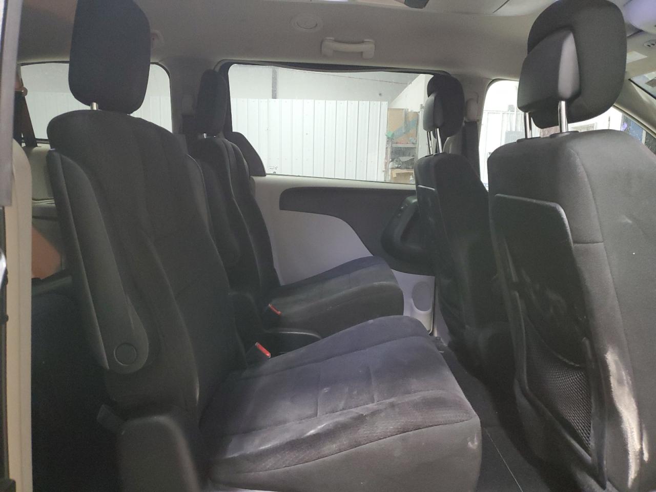 CHRYSLER TOWN & COUNTRY 2011 — 12
