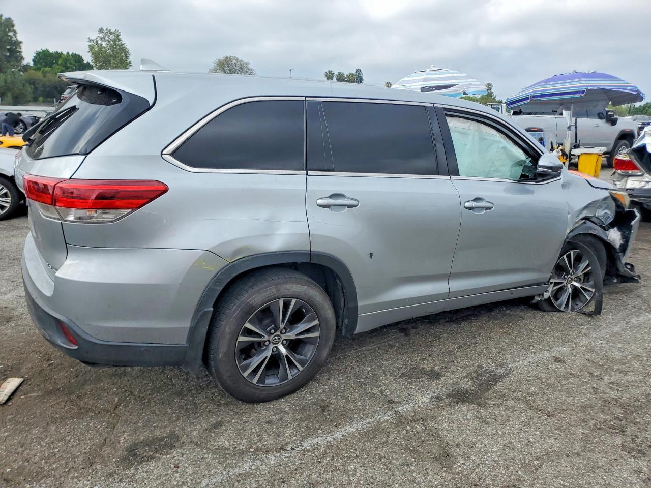 TOYOTA HIGHLANDER 2018 — 4