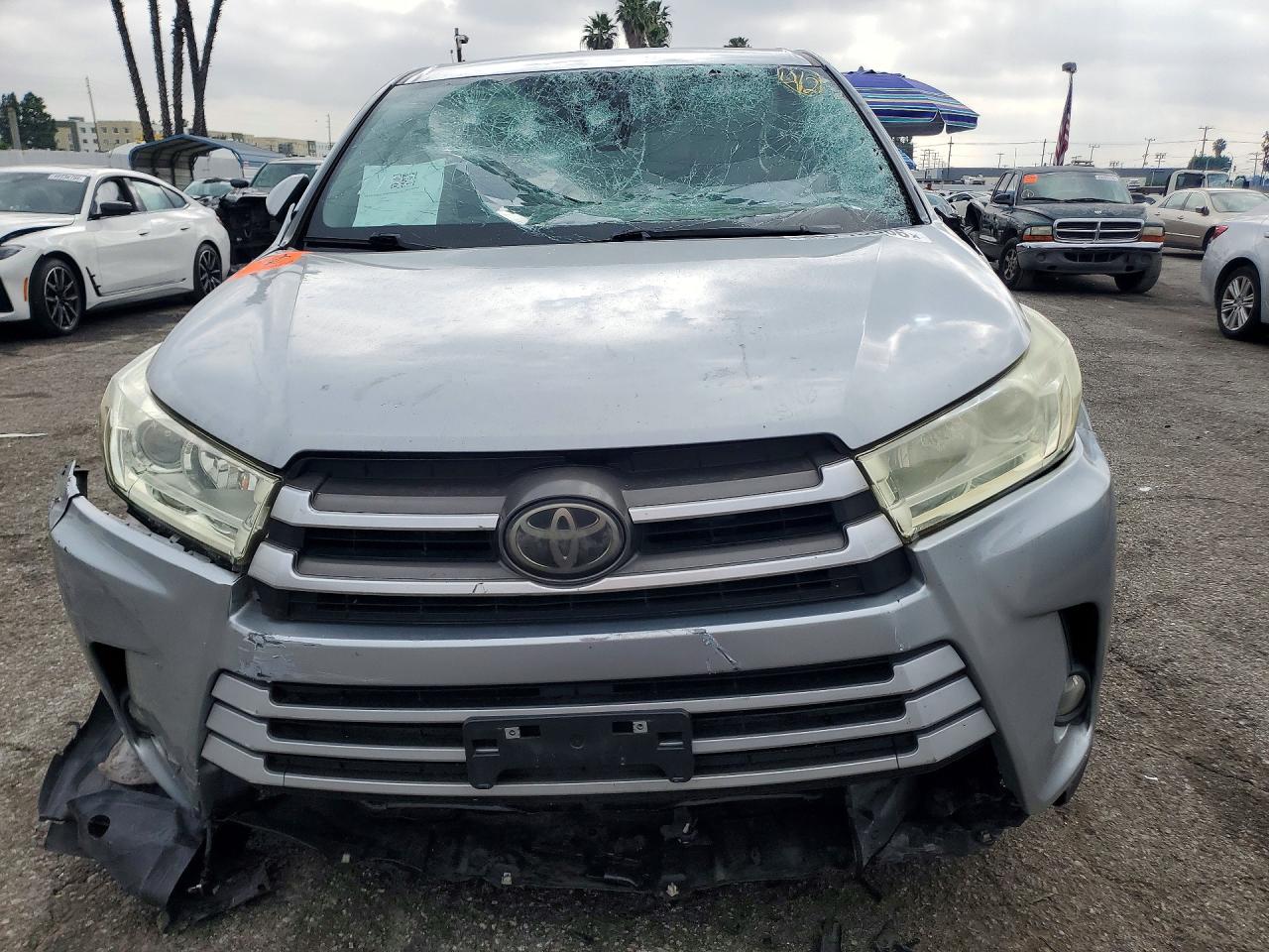 TOYOTA HIGHLANDER 2018 — 6