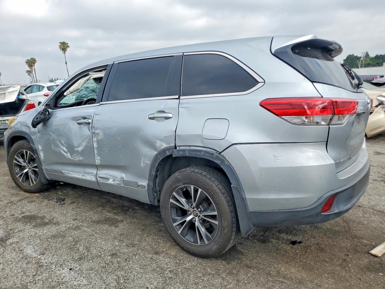 TOYOTA HIGHLANDER 2018 — 3