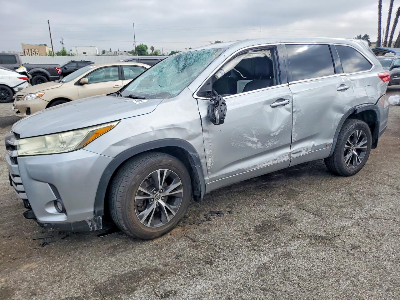 TOYOTA HIGHLANDER 2018 — 2
