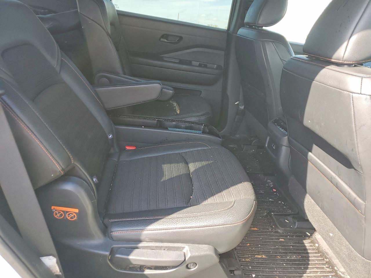 NISSAN PATHFINDER 2023 — 12